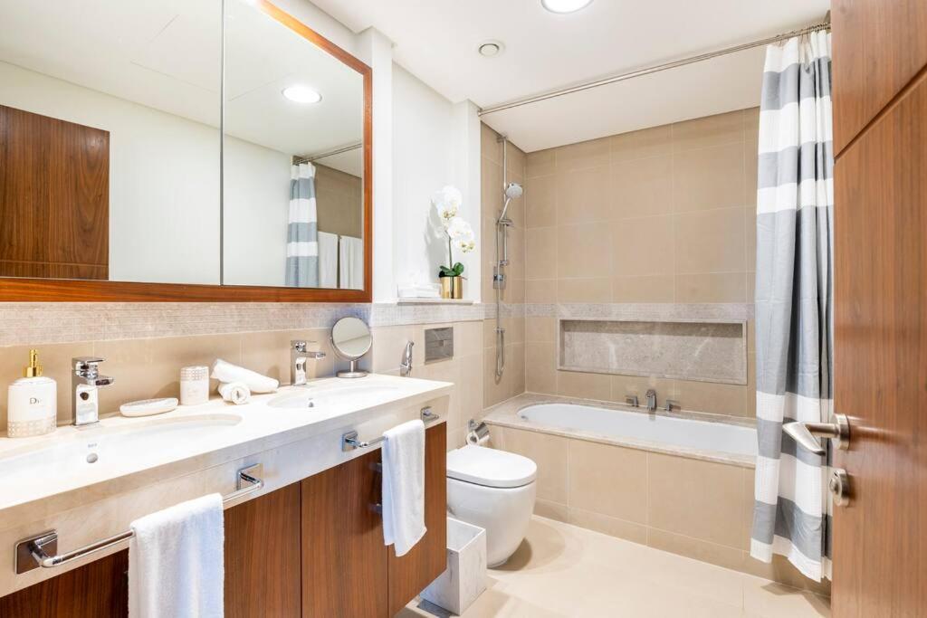 Larbi Breathtaking Burj And Fountain View Luxurious 2 Bed Appartement Dubai Buitenkant foto